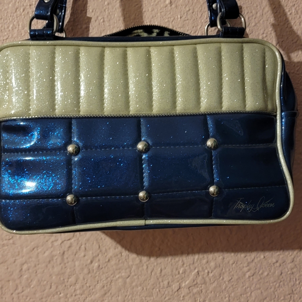 Navy Blue and Light Gold Quilted Shoulder Bag - Picture 6 of 7